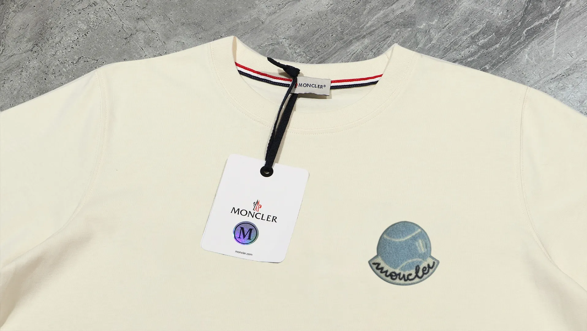 《 》 《Moncler~ 》2025New Arrival Quality T , Versatile Quality ！ ‼ 32 250G ‼ ， ， ， ， T 🤪 Sizes：S-M-L-XL-2XL ：Black，White， Same Style